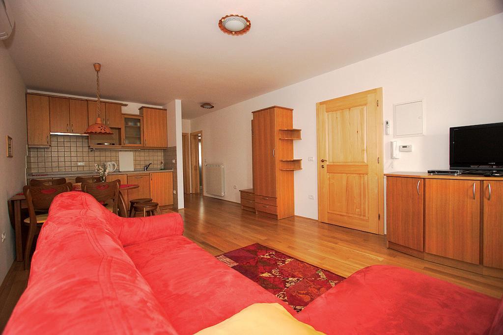 Apartments Janks Vremski Britof Kamer foto